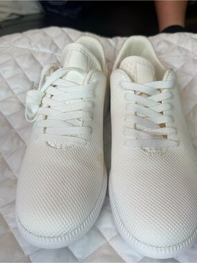 Oliver Cabell All-White Knit Casual Sneakers